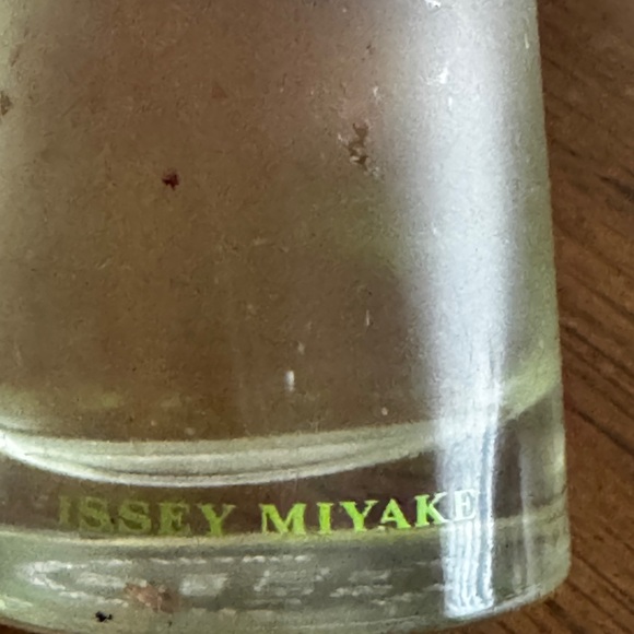 L'Eau d'Issey is a fragrance for women by Issey Miyake. No lid - Picture 10 of 12